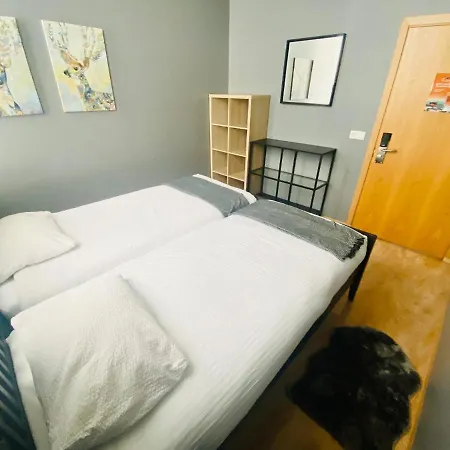 Bus - Terminal Hostel *