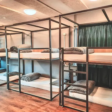 Bus - Terminal Hostel Reykjavik