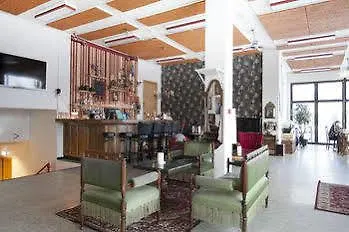 Hostel Bus - Terminal *