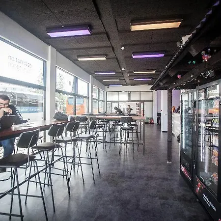 Hostel Bus - Terminal Reykjavik